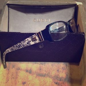 Gucci black reading glasses with case